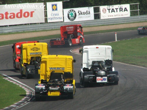 Buggyry roztančily truckerský Most